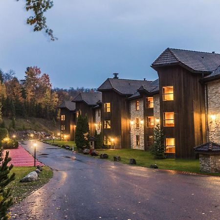 Hotel Et Centre De Villegiature Lac Carling Grenville-Sur-La-Rouge Ngoại thất bức ảnh