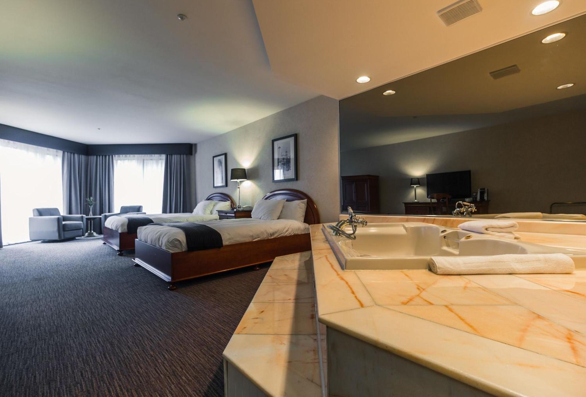 Hotel Et Centre De Villegiature Lac Carling Grenville-Sur-La-Rouge Ngoại thất bức ảnh