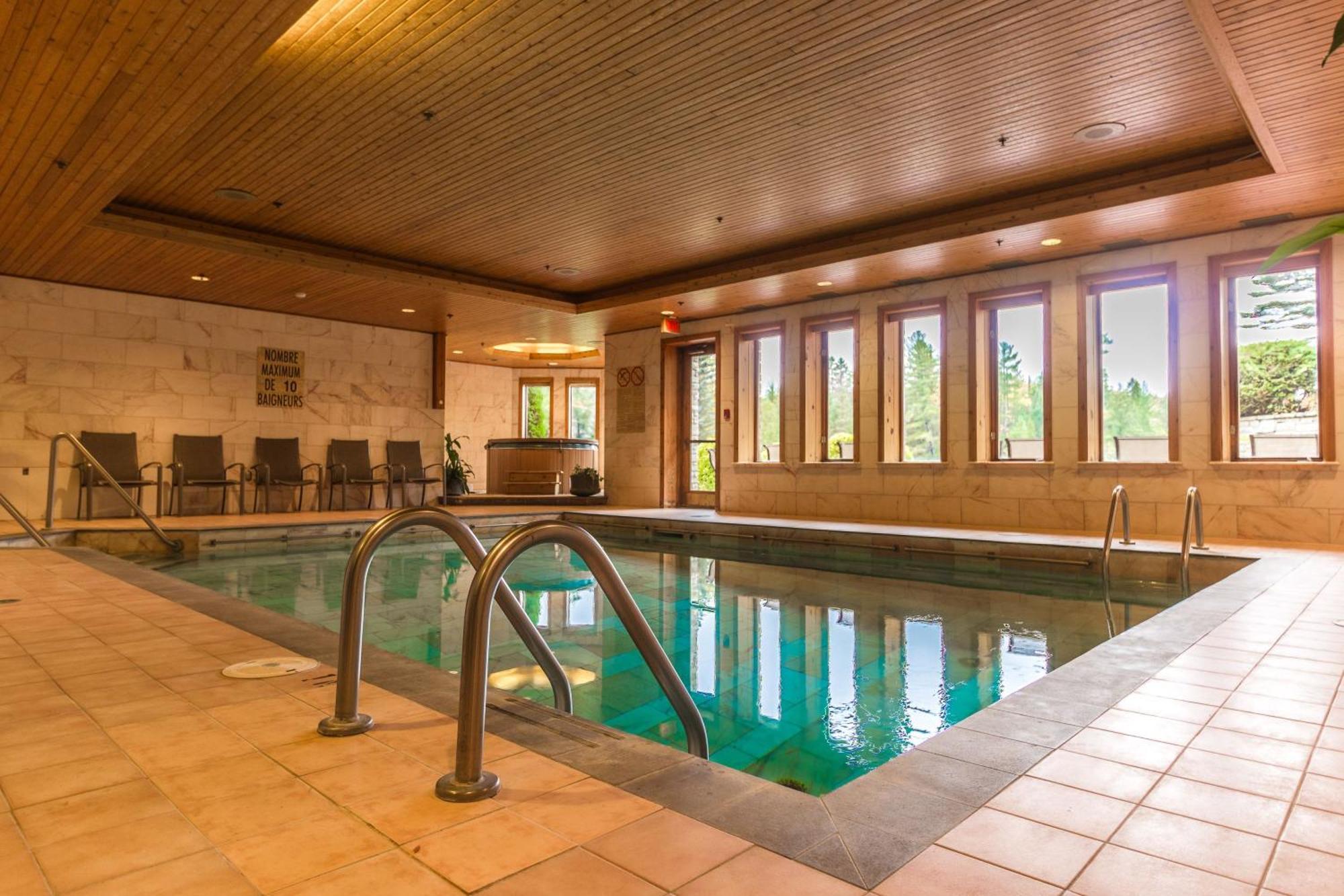 Hotel Et Centre De Villegiature Lac Carling Grenville-Sur-La-Rouge Ngoại thất bức ảnh